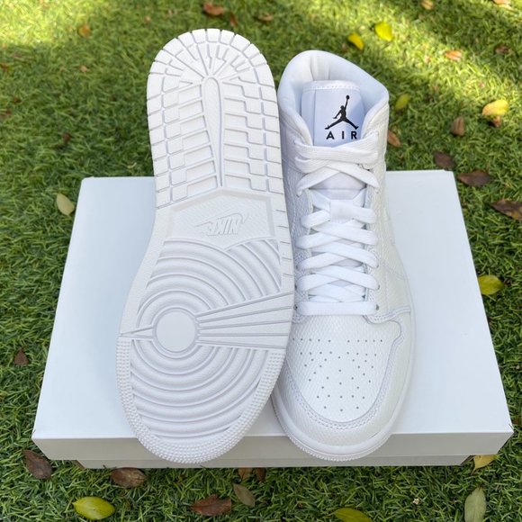 Nike air Jordan 1 triple white shoes - Picture 4 of 4